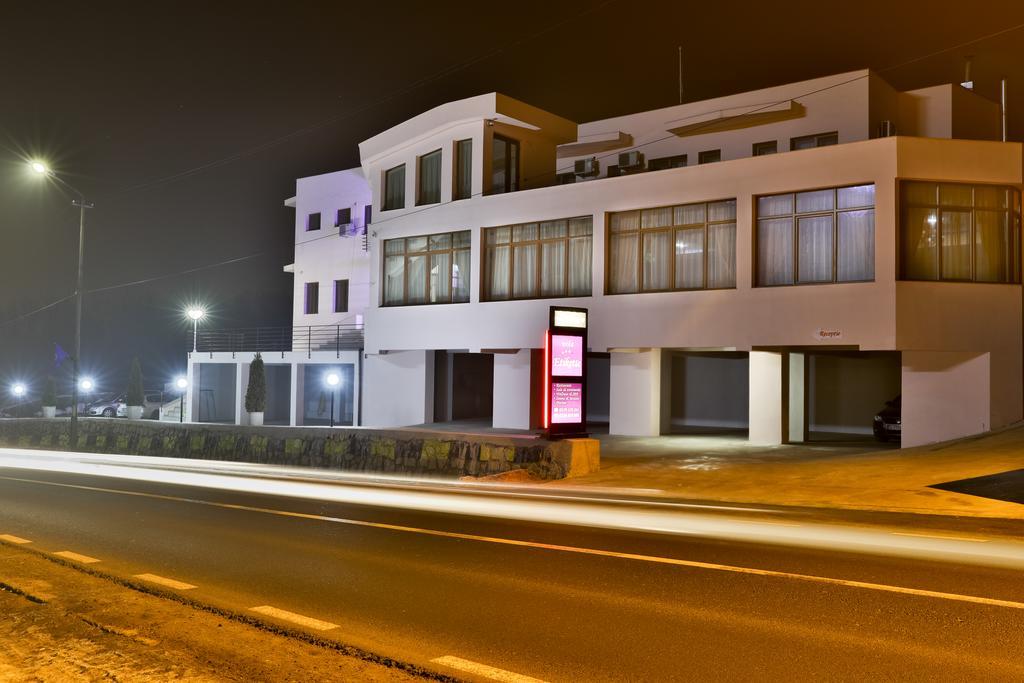 Vila Etikette Baile Felix Luaran gambar